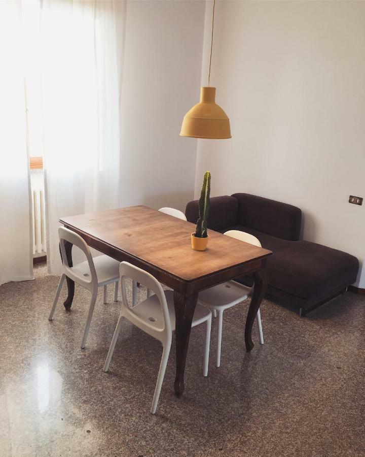Sunny Family Apartment In Villa - Humanitas Forum Ieo Pieve Emanuele Exteriör bild