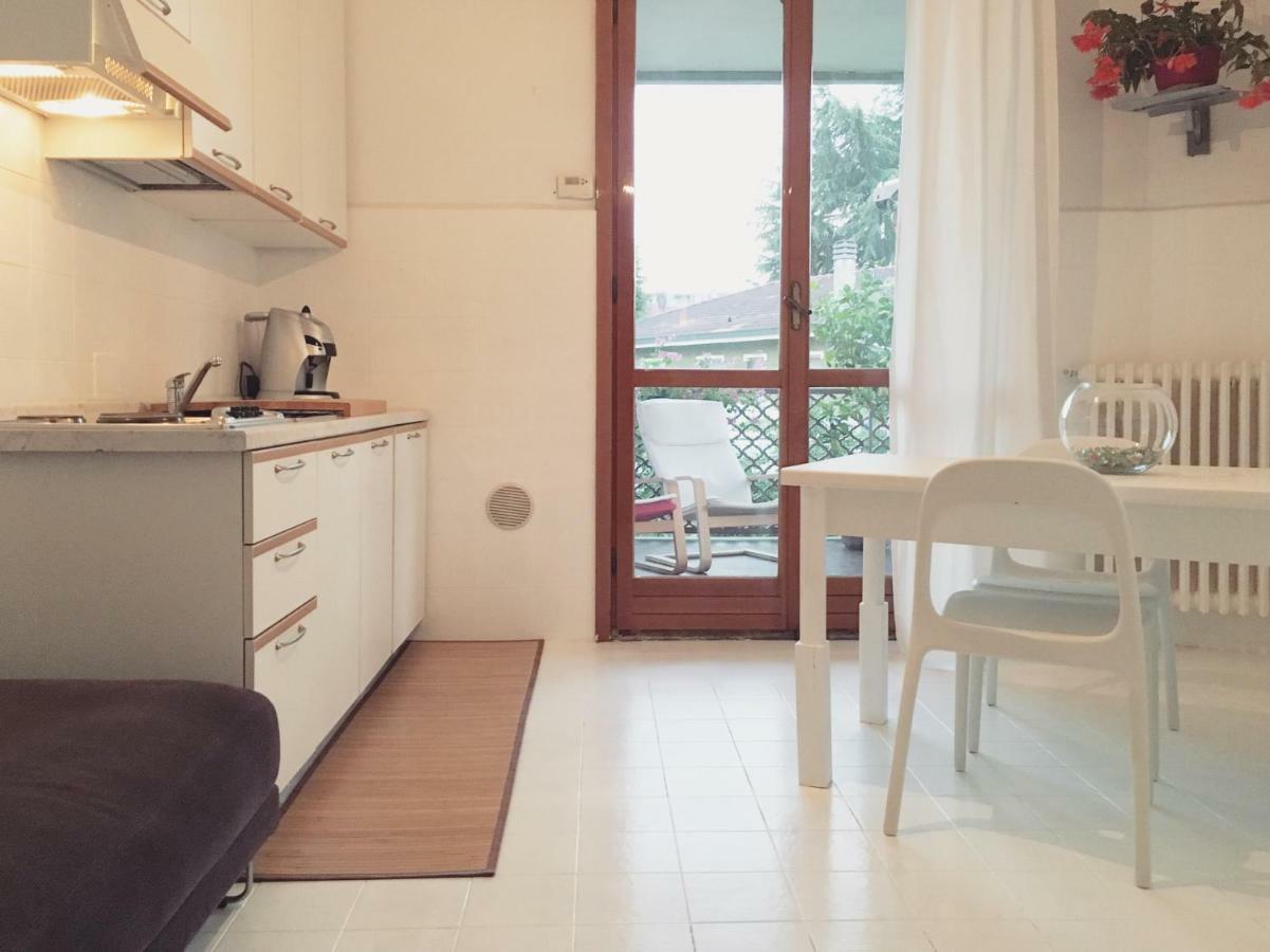 Sunny Family Apartment In Villa - Humanitas Forum Ieo Pieve Emanuele Exteriör bild